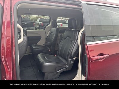 2023 Chrysler Pacifica Touring L HEATED SEATS & STEERING WHEEL