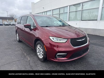 2023 Chrysler Pacifica Touring L HEATED SEATS & STEERING WHEEL