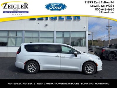 2023 Chrysler Pacifica Touring L HEATED SEATS & STEERING WHEEL