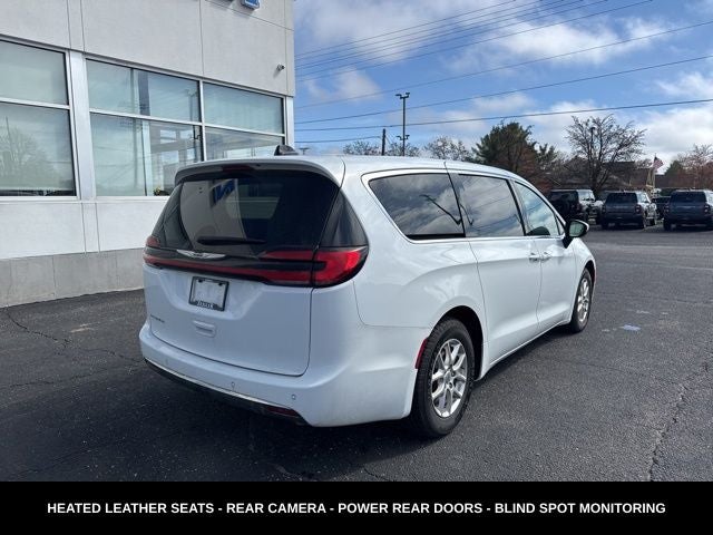 2023 Chrysler Pacifica Touring L HEATED SEATS & STEERING WHEEL