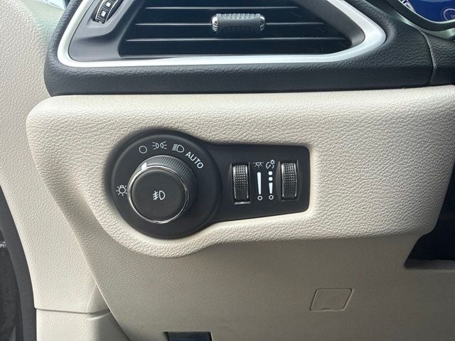 2024 Chrysler Pacifica Touring L STOW N GO SEATING