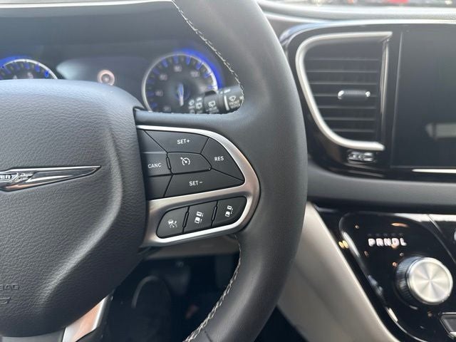 2024 Chrysler Pacifica Touring L STOW N GO SEATING