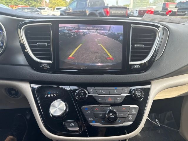 2024 Chrysler Pacifica Touring L STOW N GO SEATING