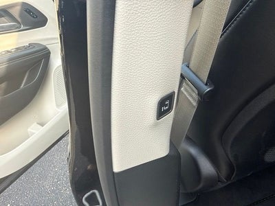 2024 Chrysler Pacifica Touring L STOW N GO SEATING