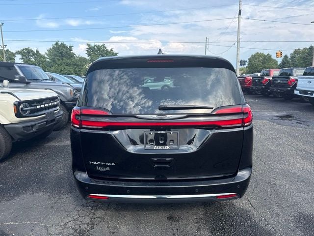 2024 Chrysler Pacifica Touring L STOW N GO SEATING