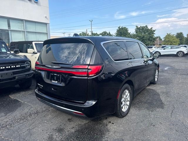 2024 Chrysler Pacifica Touring L STOW N GO SEATING