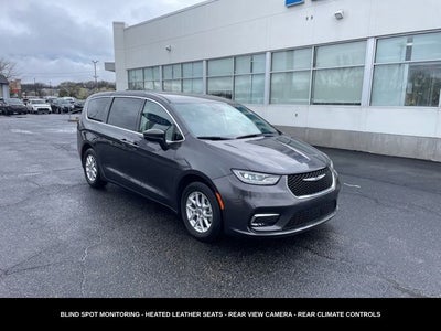 2023 Chrysler Pacifica Touring L HEATED SEATS & STEERING WHEEL