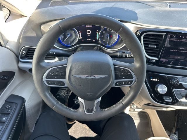 2023 Chrysler Pacifica Touring L STOW N GO SEATING