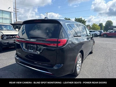 2024 Chrysler Pacifica Touring L STOW N GO SEATING