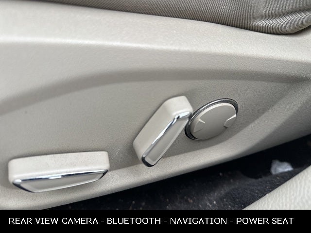 2019 Ford Fusion Hybrid SE 42 MPG