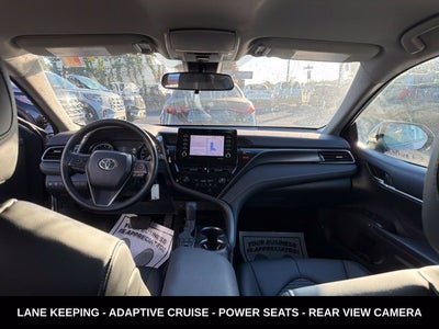 2022 Toyota Camry SE