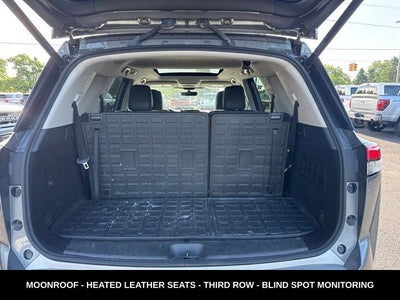 2023 Nissan Pathfinder SL 4WD