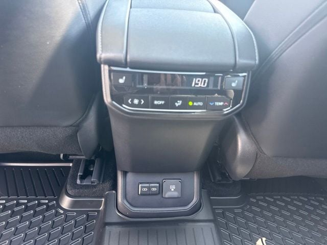 2026 Toyota Highlander Platinum AWD