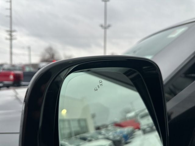 2024 Nissan Armada SV 5.6L 400HP 4WD