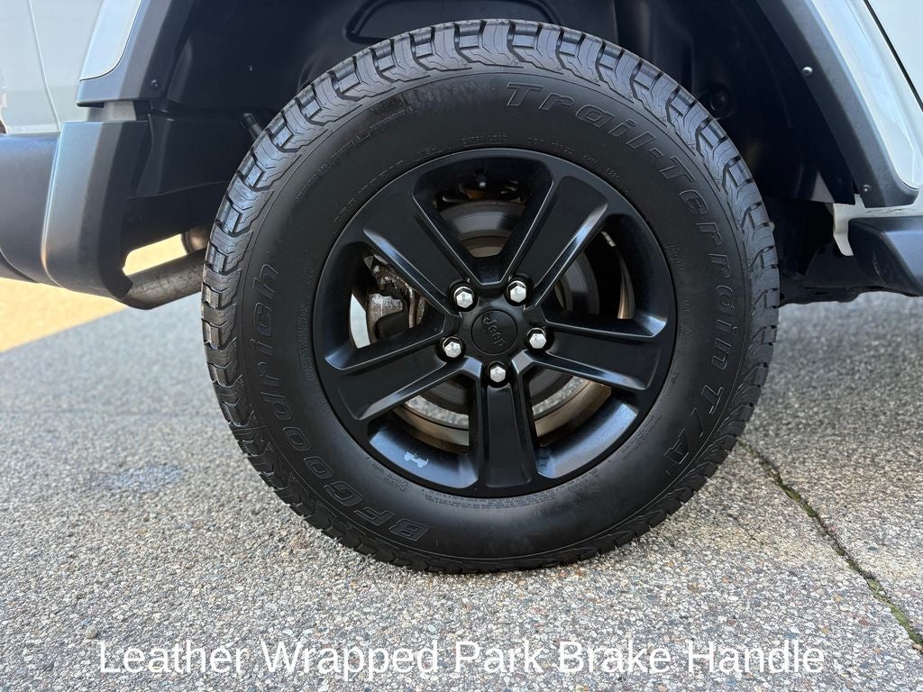 2022 Jeep Wrangler Unlimited Sahara Altitude Navigation System