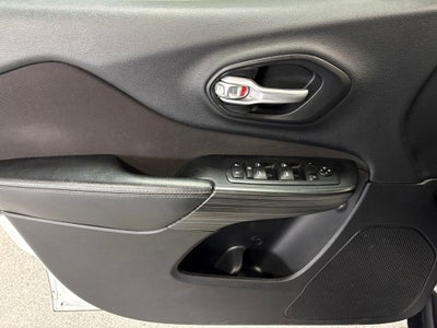 2015 Jeep Cherokee Sport