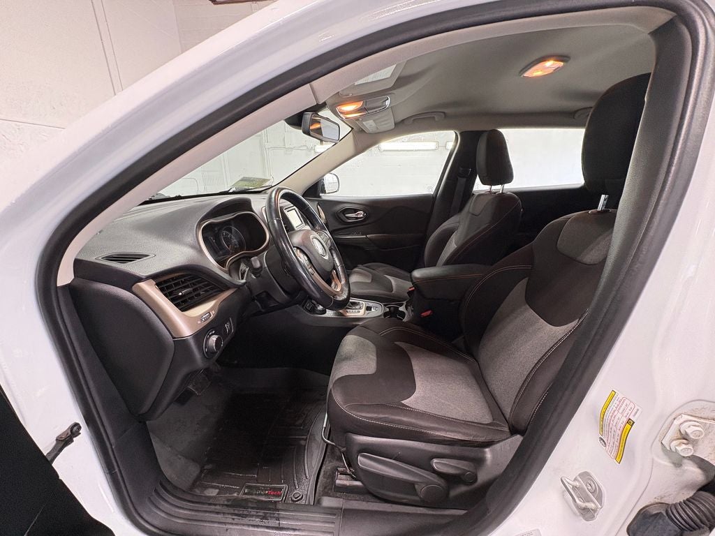 2015 Jeep Cherokee Sport