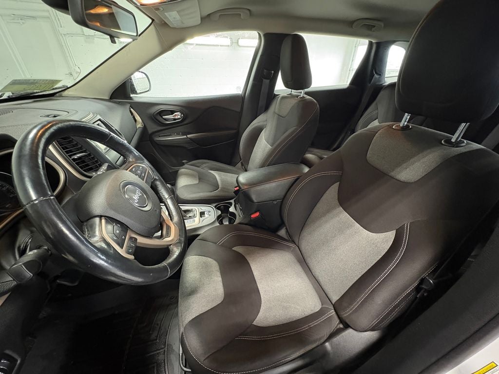 2015 Jeep Cherokee Sport