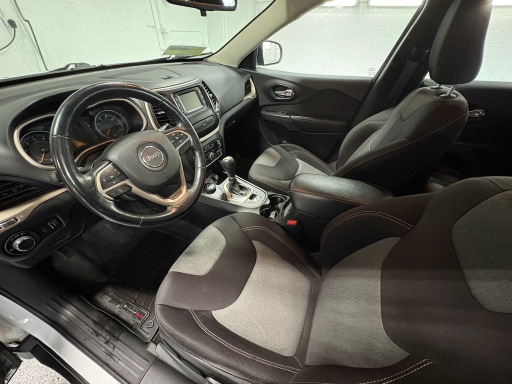 2015 Jeep Cherokee Sport