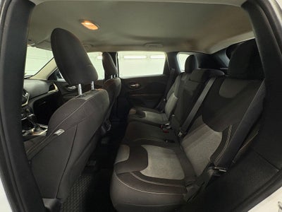 2015 Jeep Cherokee Sport