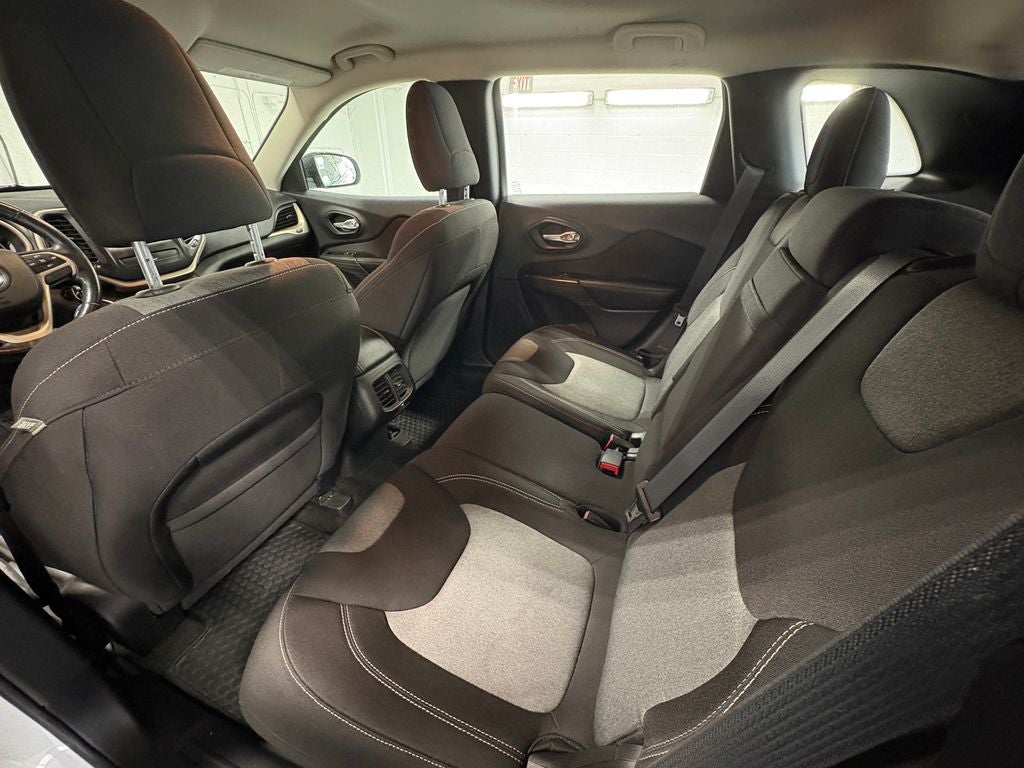 2015 Jeep Cherokee Sport