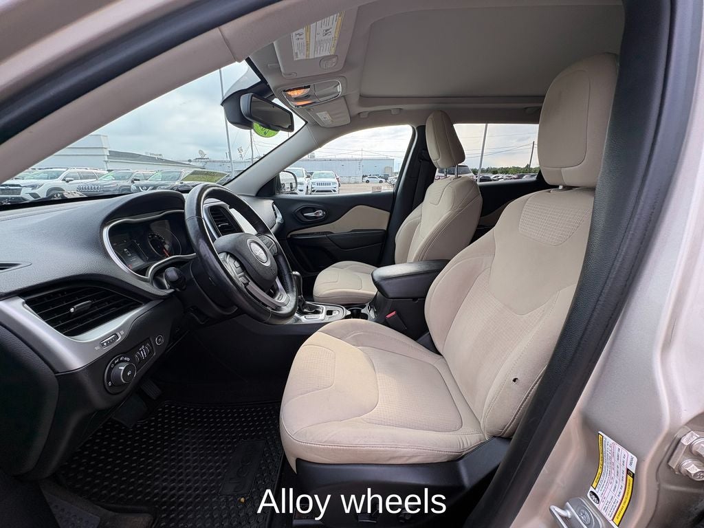 2015 Jeep Cherokee Latitude Full Sunroof