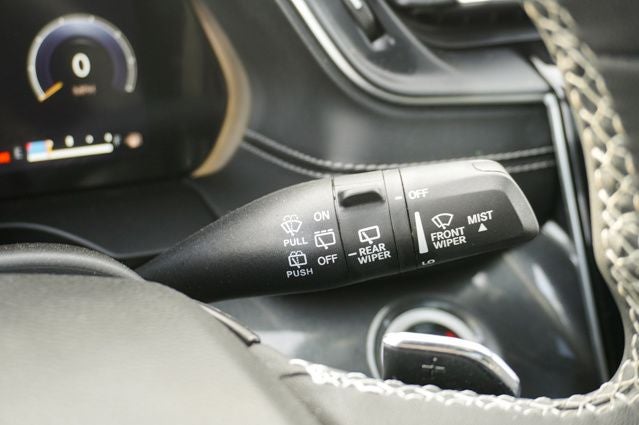 2023 Jeep Grand Cherokee Altitude X Power Sunroof & Radio: Uconnect 5 w/8.4" Display &