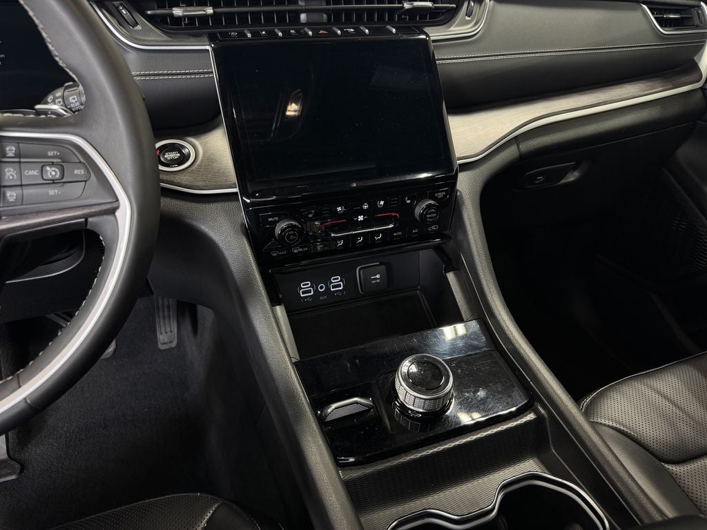 2024 Jeep Grand Cherokee Limited Panoramic Sunroof