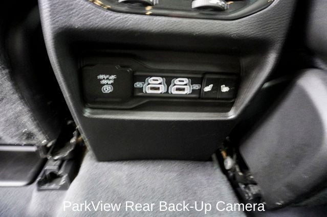 2023 Jeep Grand Cherokee Limited Blackout Package with Navigation