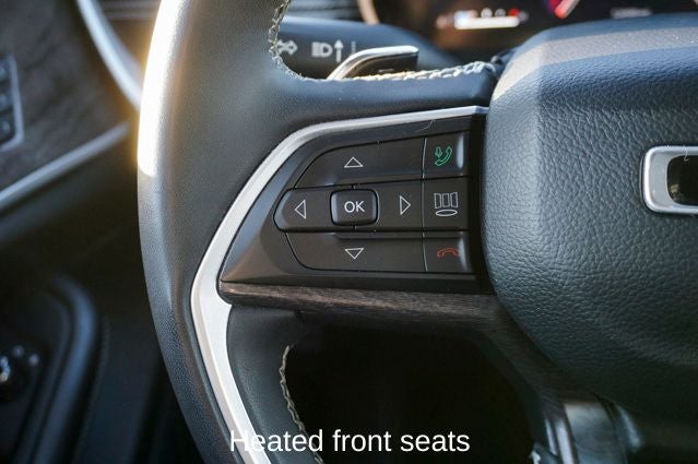 2023 Jeep Grand Cherokee Limited Blackout Package with Navigation