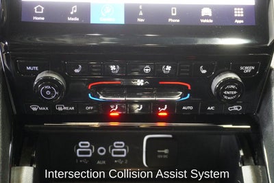 2023 Jeep Grand Cherokee Limited Blackout Package with Navigation