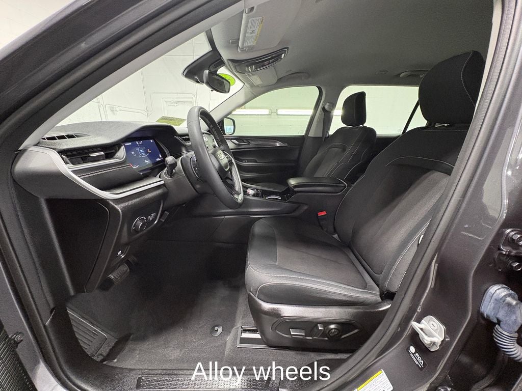 2023 Jeep Grand Cherokee L Laredo