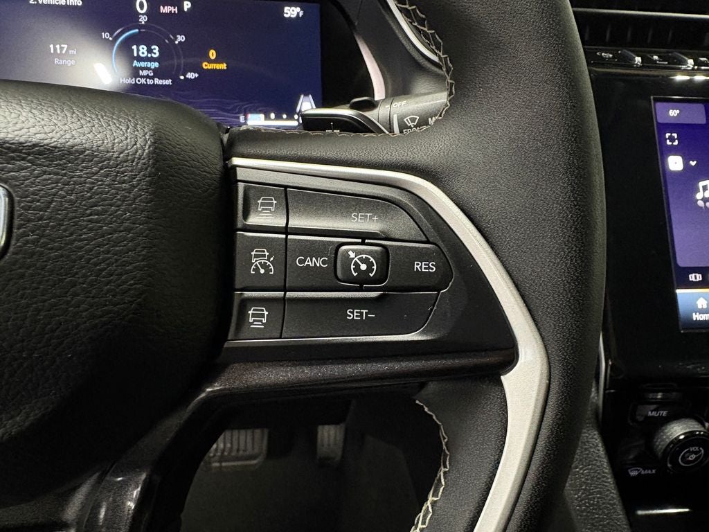 2023 Jeep Grand Cherokee L Laredo