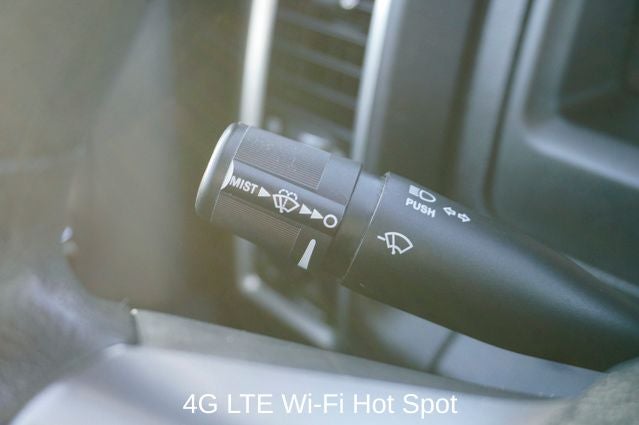 2023 RAM 1500 Classic SLT Integrated Voice Command w/Bluetooth & ParkView Re