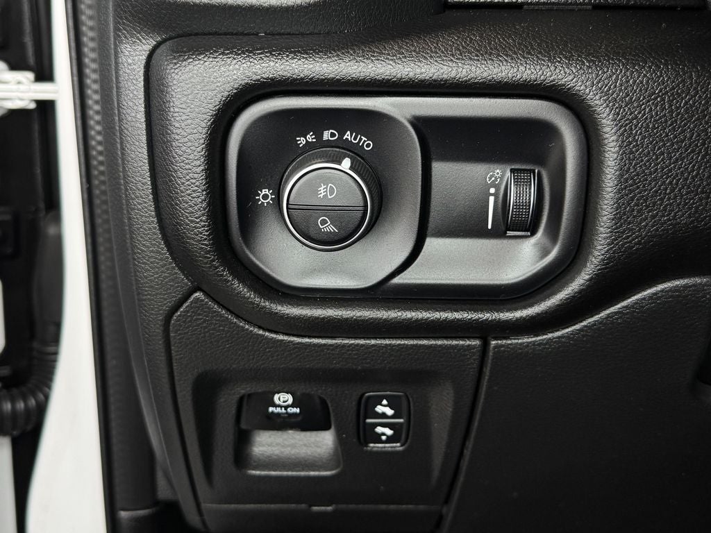 2023 RAM 1500 Big Horn/Lone Star Alloy wheels