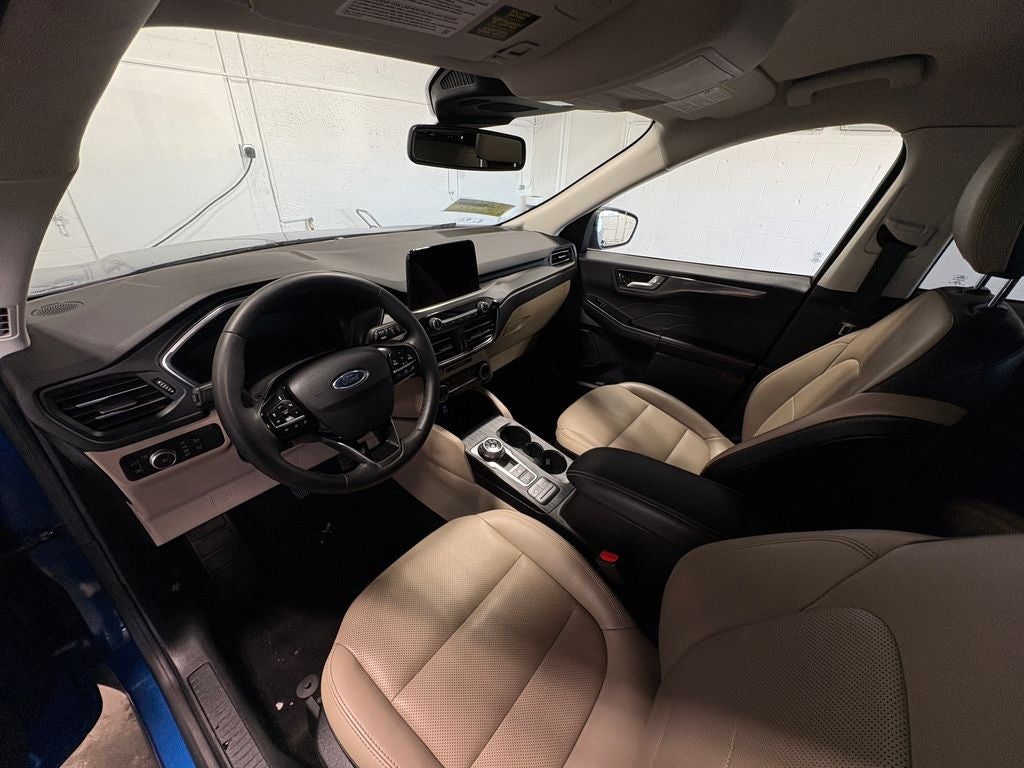 2022 Ford Escape Hybrid Titanium