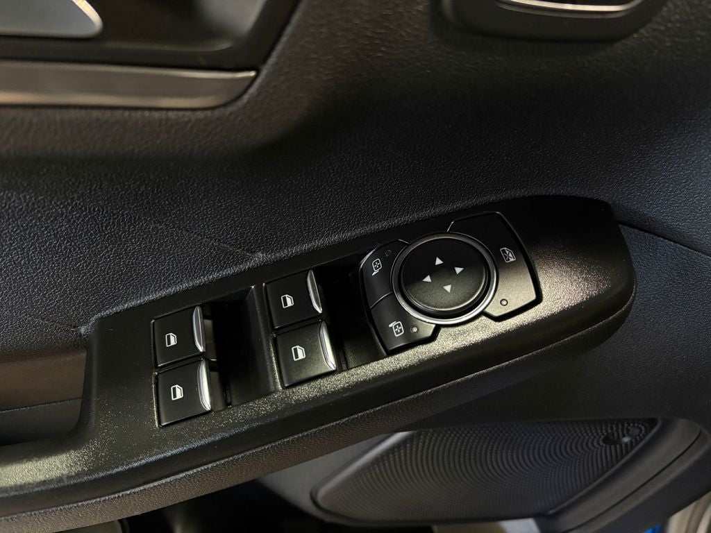 2022 Ford Escape Hybrid Titanium