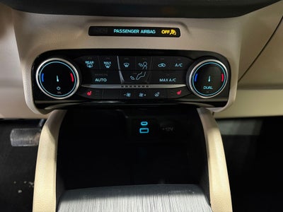 2022 Ford Escape Hybrid Titanium