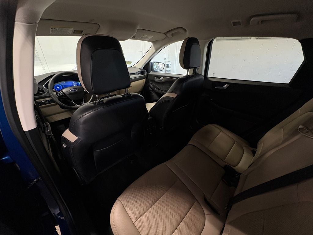 2022 Ford Escape Hybrid Titanium