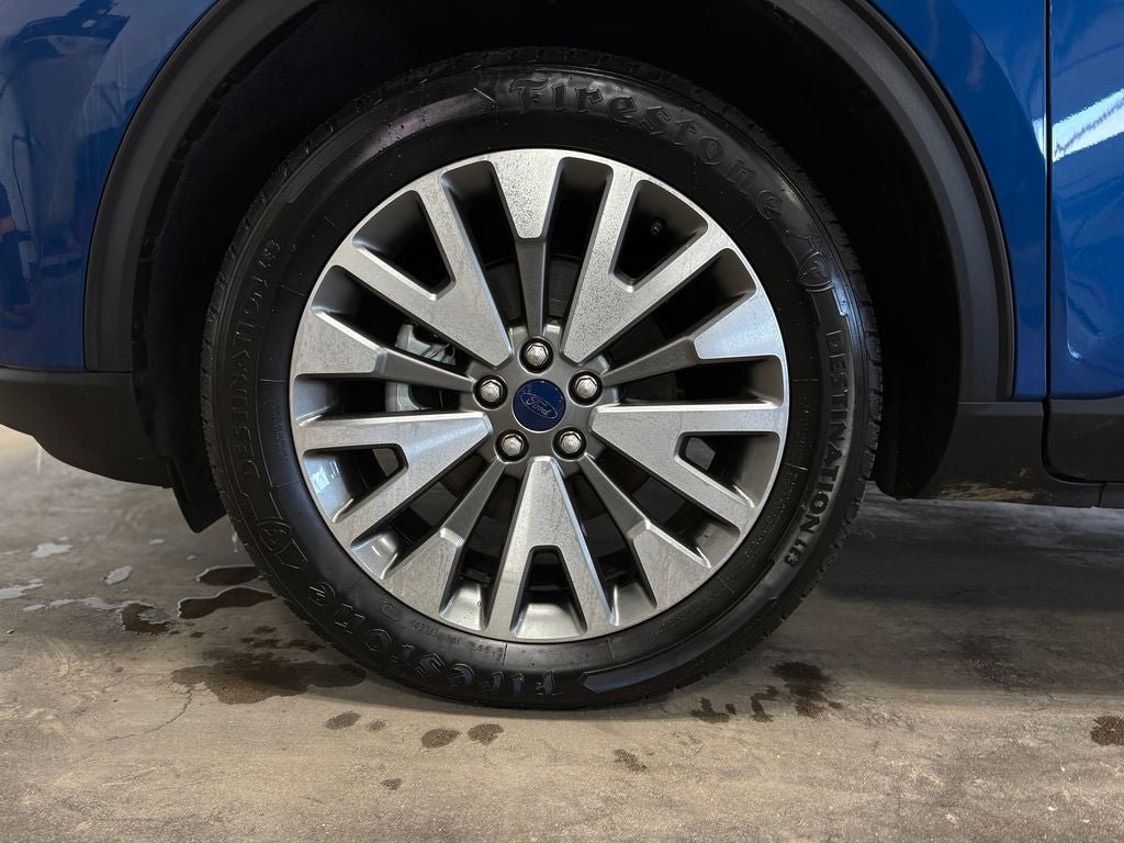 2022 Ford Escape Hybrid Titanium