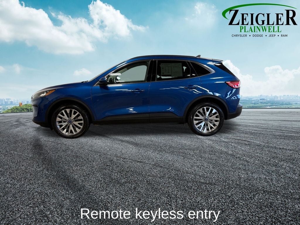 2022 Ford Escape Hybrid Titanium