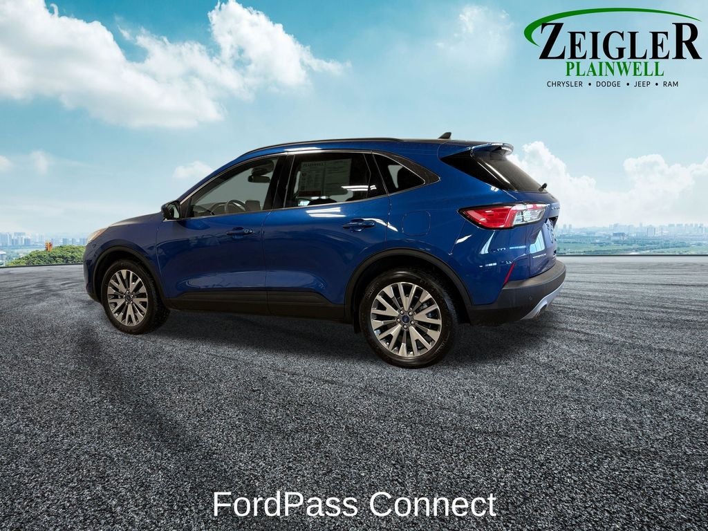 2022 Ford Escape Hybrid Titanium