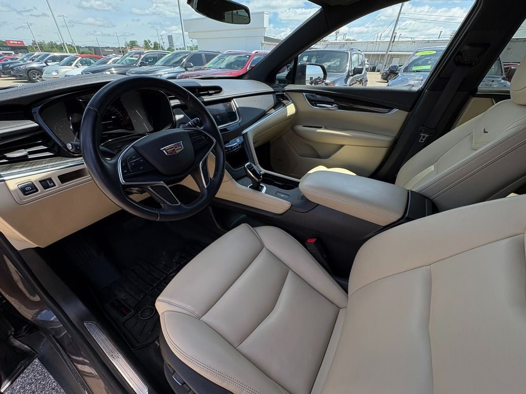 2018 Cadillac XT5 Base Alloy wheels
