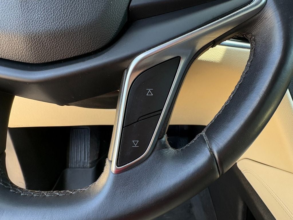2018 Cadillac XT5 Base Alloy wheels