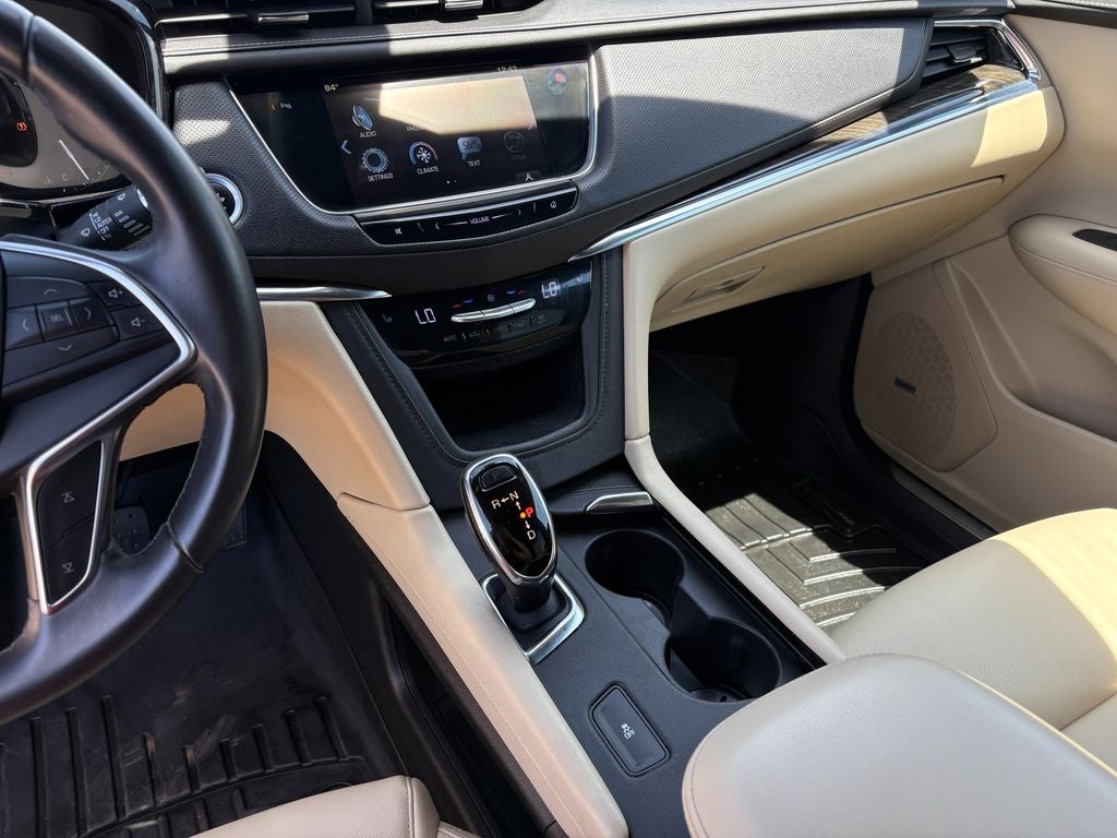 2018 Cadillac XT5 Base Alloy wheels