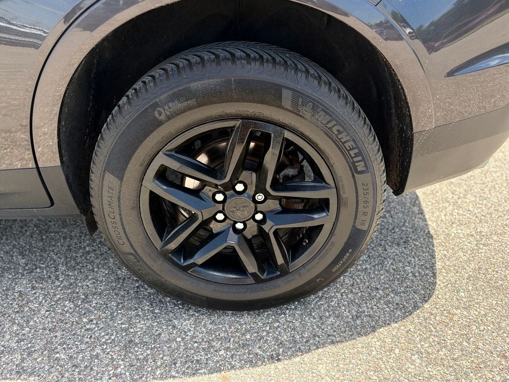 2018 Cadillac XT5 Base Alloy wheels