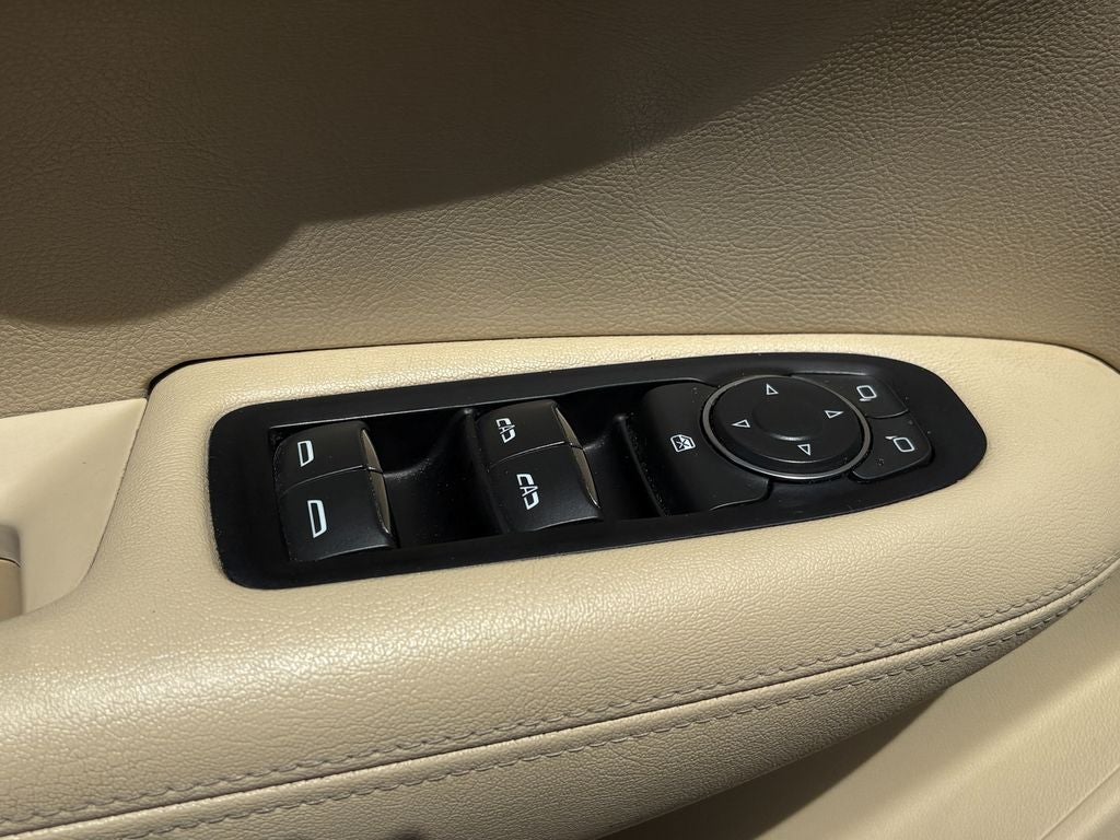 2018 Cadillac XT5 Base Alloy wheels