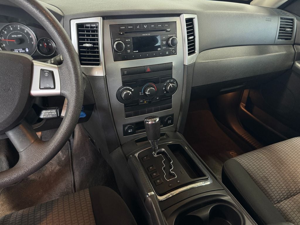 2009 Jeep Grand Cherokee Laredo Alloy wheels