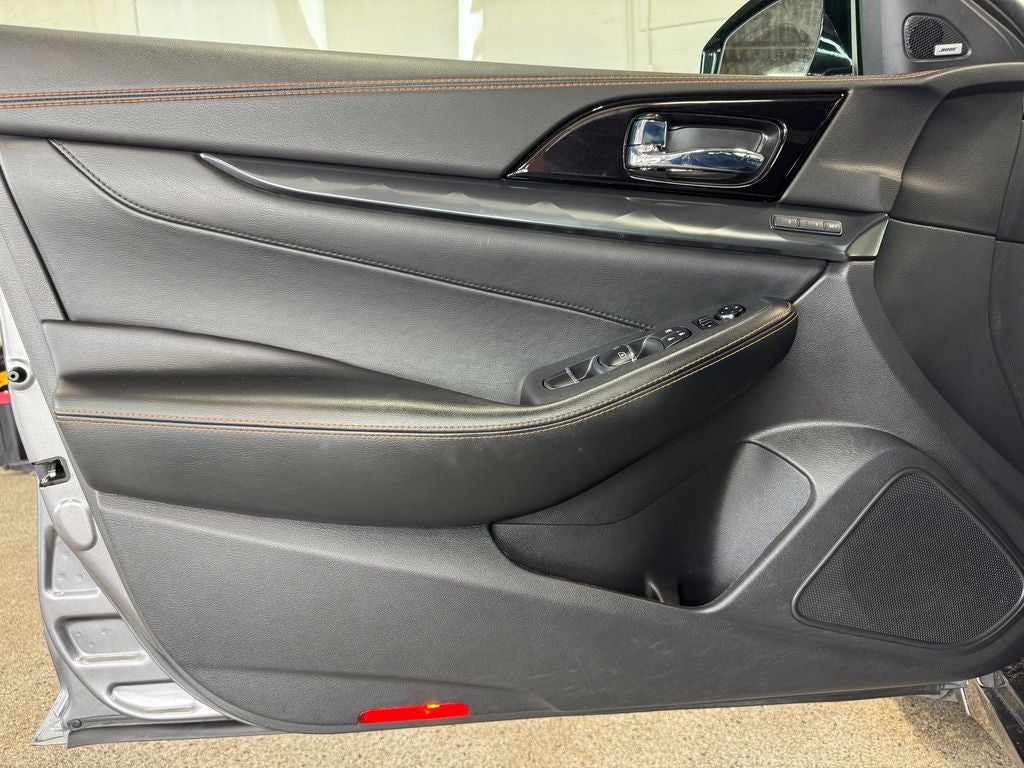 2021 Nissan Maxima SR Power moonroof