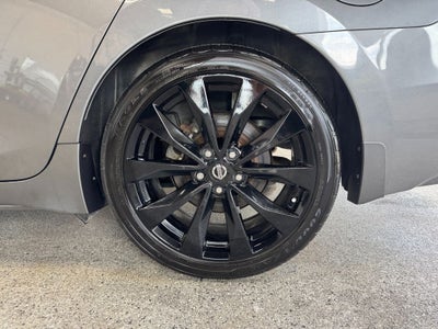 2021 Nissan Maxima SR Power moonroof